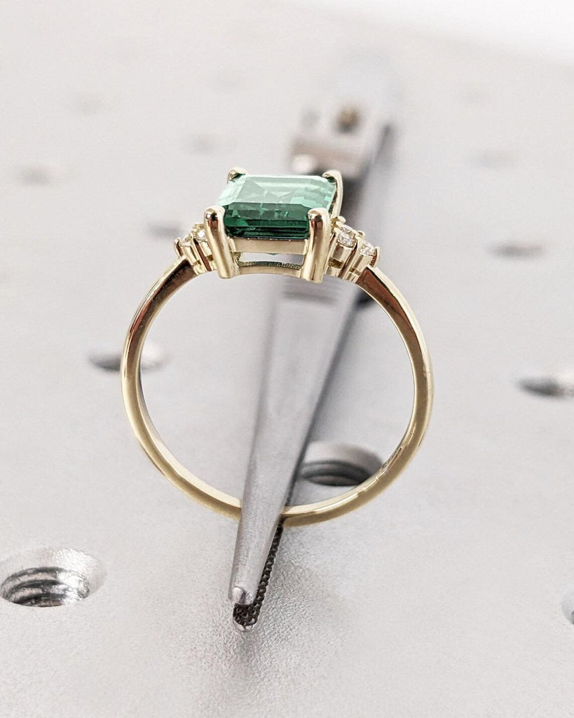 1.5ct, 2CT Green Lab Sapphire and Diamond Engagement Cocktail Ring | Vintage Sapphire Ring | Art Deco Green Gemstone Anniversary Ring Gift