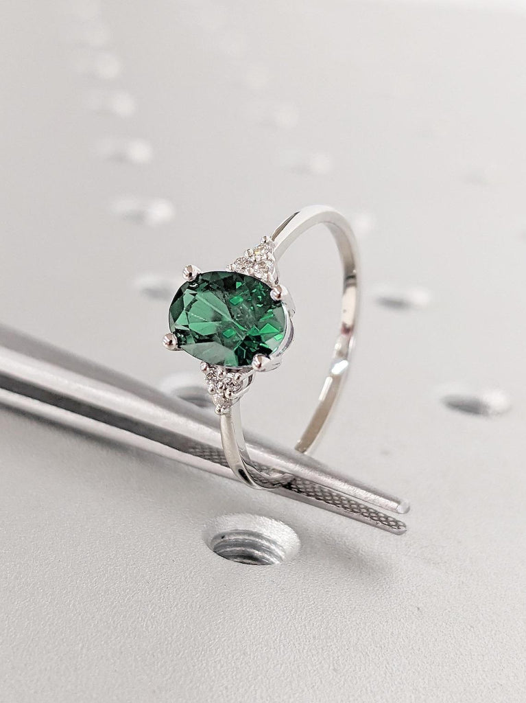 Oval shape Green Sapphire Promise Ring | Lab Sapphire Platinum Wedding Anniversary Ring  | Unique Green Sapphire Engagement Ring