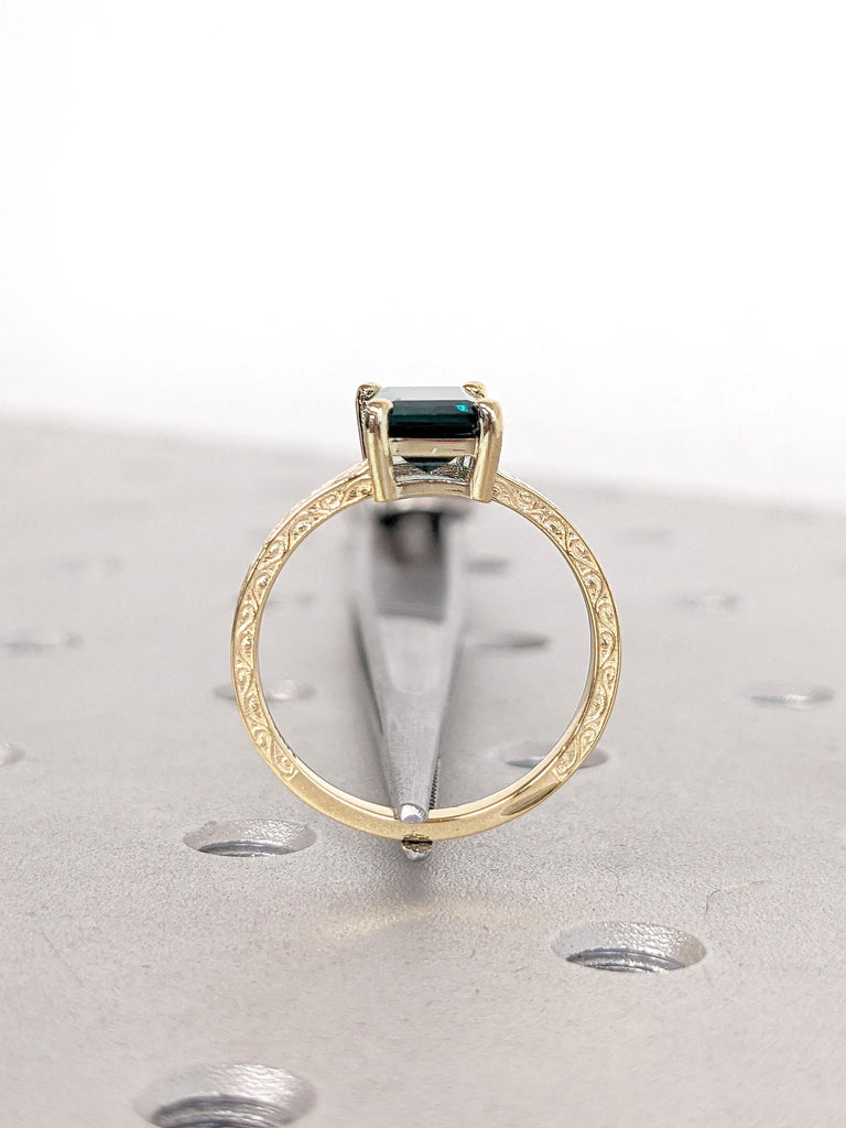 1ct, 1.5 Carat Lab Created Emerald Solitaire Promise Ring | 18k Gold Rings for Women | Vintage Engagement Ring | Green Emerald Bridal Ring