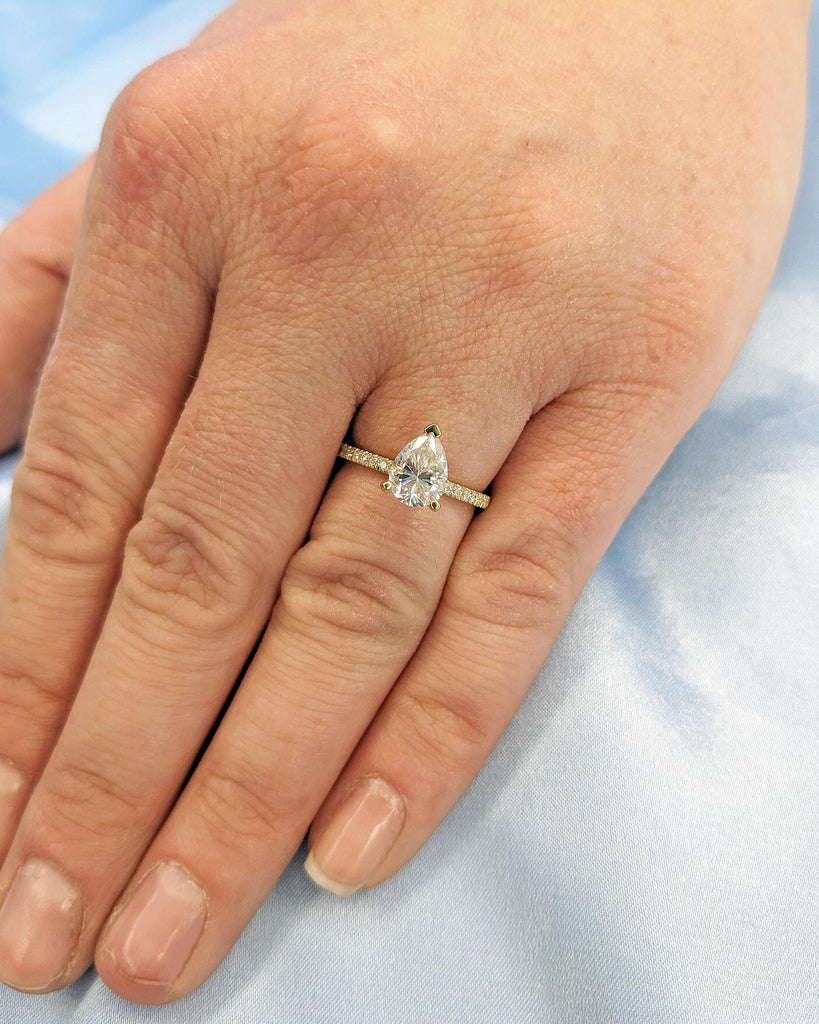 14K Solid Gold Engagement Ring | Pear Lab Diamond Wedding Ring | Lab Grown Diamond Engagement Ring | 3-Prong Pavé Solitaire Ring | Pear Ring