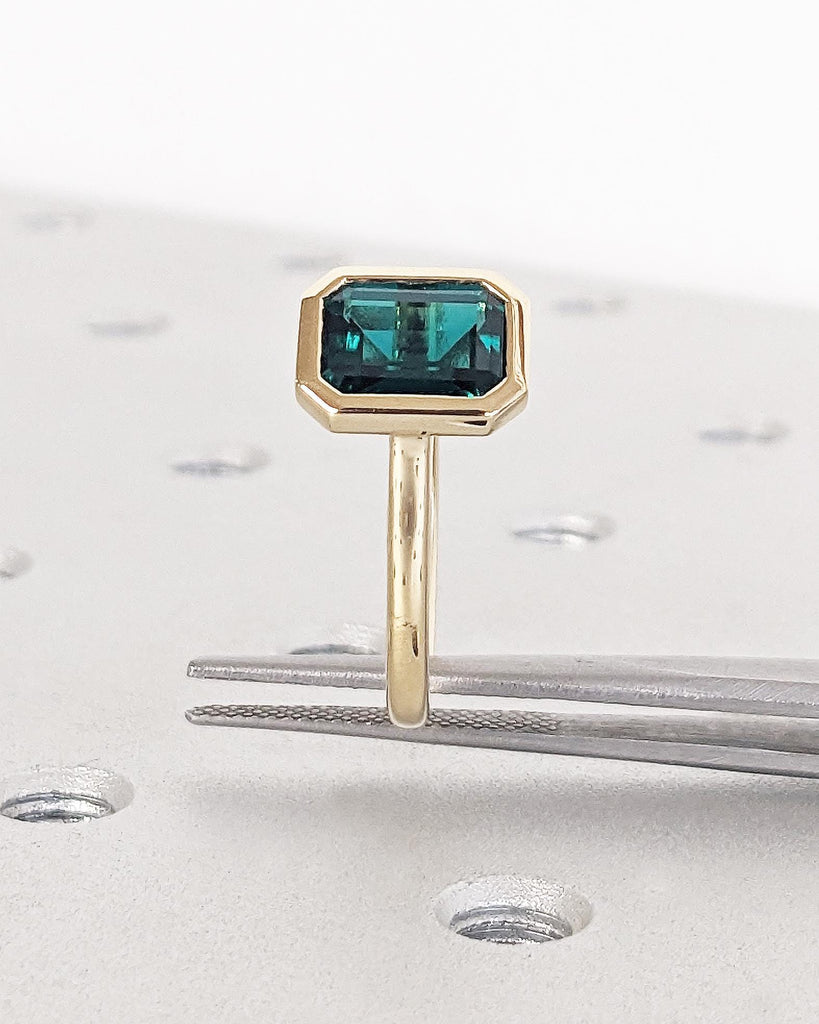 Emerald Cut Green Emerald Solitaire Ring, 14K 18K Yellow Gold Engagement Ring, Bezel Setting, Statement Ring, Gift For Her Minimalist Unique