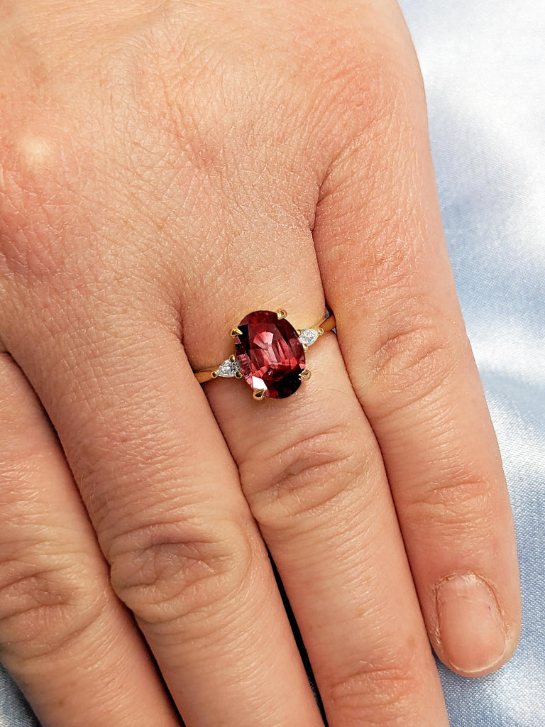 Dainty Ruby Ring, Oval Engagement Ring, 14k Yellow Gold Promise Ring for Her, Lab Ruby Women Wedding Ring, Gold Statement Ring, Ruby Jewelry