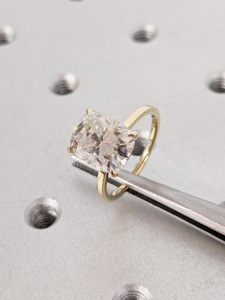 Cushion Cut Moissanite Engagement Ring, 14k Solid Gold Women Wedding Band, Minimalist Ring, Wedding Anniversary Gift for Mom, Proposal Ring