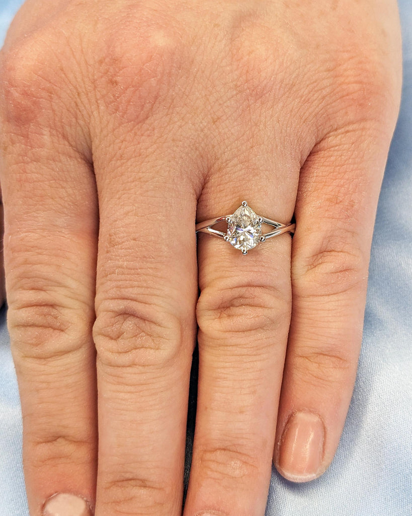 Pear Cut Moissanite Split Shank Gold Ring Classic Solitaire Engagement Ring, Twisted Band Vintage Moissanite Ring, Gift for Her, Minimalist