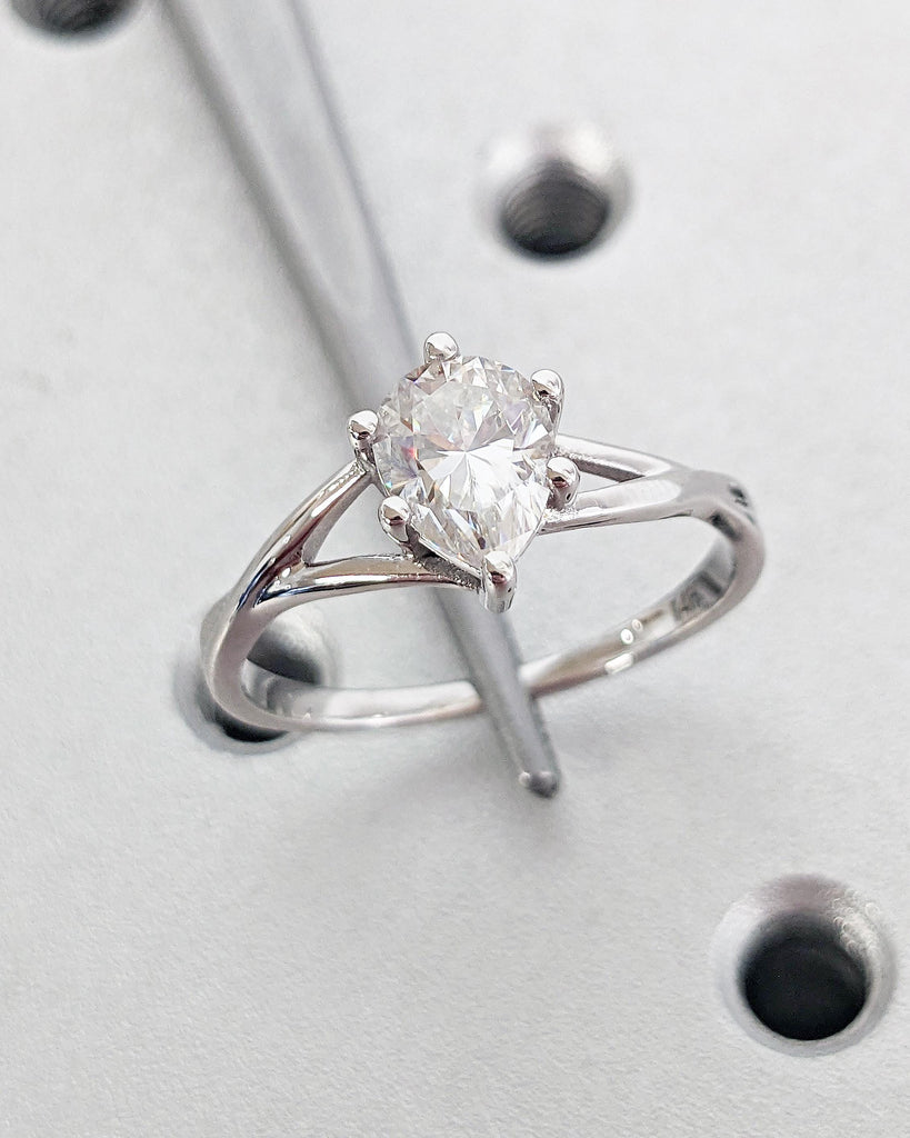 Pear Cut Lab Grown Diamond Solitaire Engagement Ring, IGI Certified Pear Diamond Wedding Ring, Split Shank, Unique Twisted Band, Solid Gold