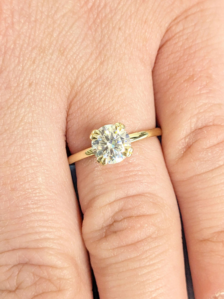 Round Engagement Ring in 14k Solid Gold / 1, 1.5, 2 CT Moissanite Engagement Rings / Double Claws Prong Solitaire Moissanite Ring / Gold Promise Ring