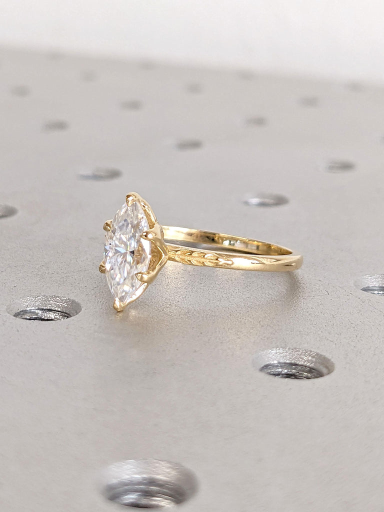 Eco Friendly IGI Certified Lab Grown Diamond Wedding Anniversary Ring | Nature Inspired Engagement Ring | Leaf Engraved Gold Band