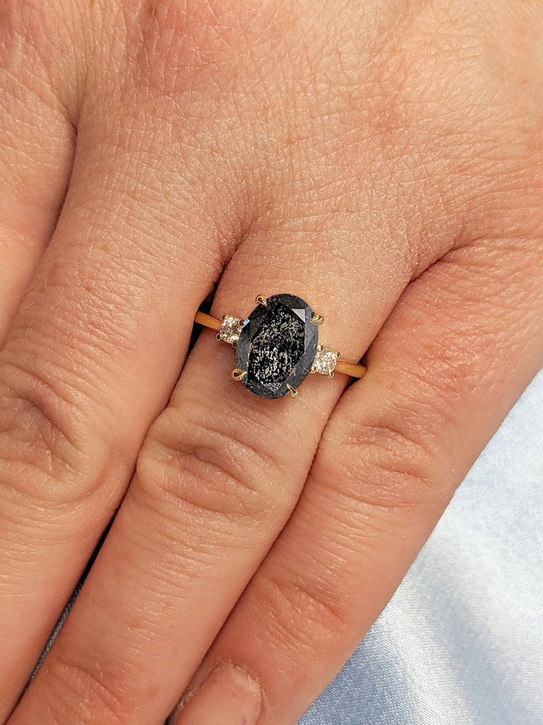 Oval Salt and Pepper Diamond Ring, 14k Solid Gold Engagement Ring, Dainty Diamond Ring, Three Stone Ring, Personalized Ring, Gift for Women