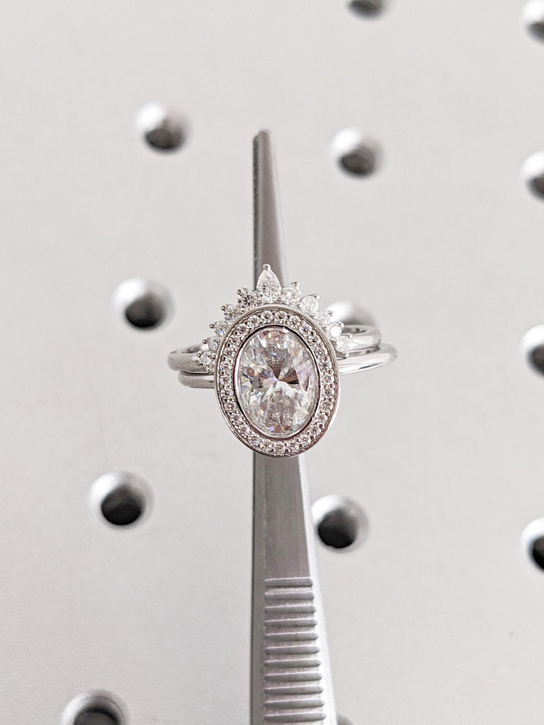 Lab Grown Diamond Engagement Ring Set, Diamond Halo Ring, 14k White Gold Oval Bezel Set Ring, Diamond Curved Crown Ring, Unique Gift for Her