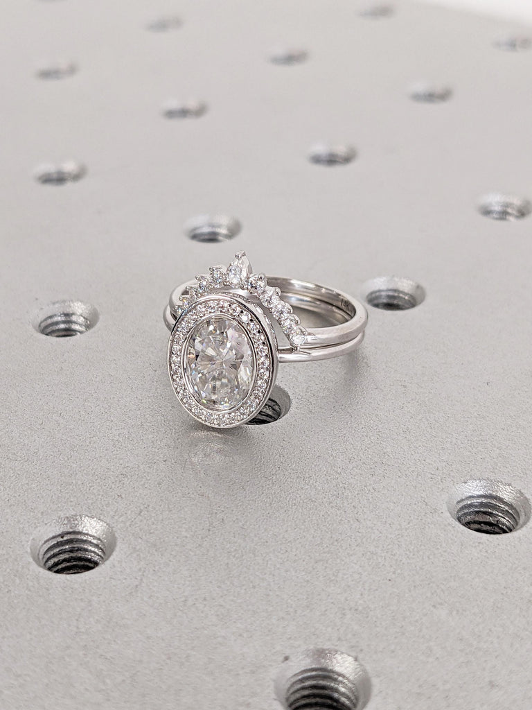 Lab Grown Diamond Engagement Ring Set, Diamond Halo Ring, 14k White Gold Oval Bezel Set Ring, Diamond Curved Crown Ring, Unique Gift for Her