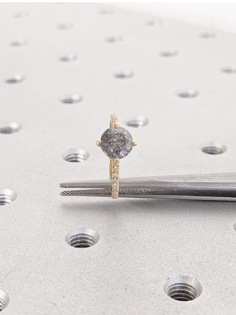 Round Cut Salt and Pepper Diamond Ring, 18k Gold Engagement Ring, Art Deco Eternity Ring, Moissanite Hidden Halo Ring, Promise Ring for Her