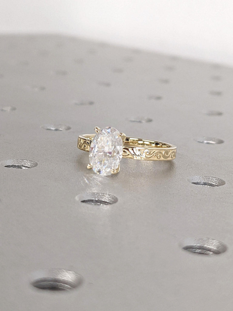 14K Yellow Gold Scrollwork Filigree Swirling Pattern Engraving Wedding Ring | IGI Diamond Solitaire Ring