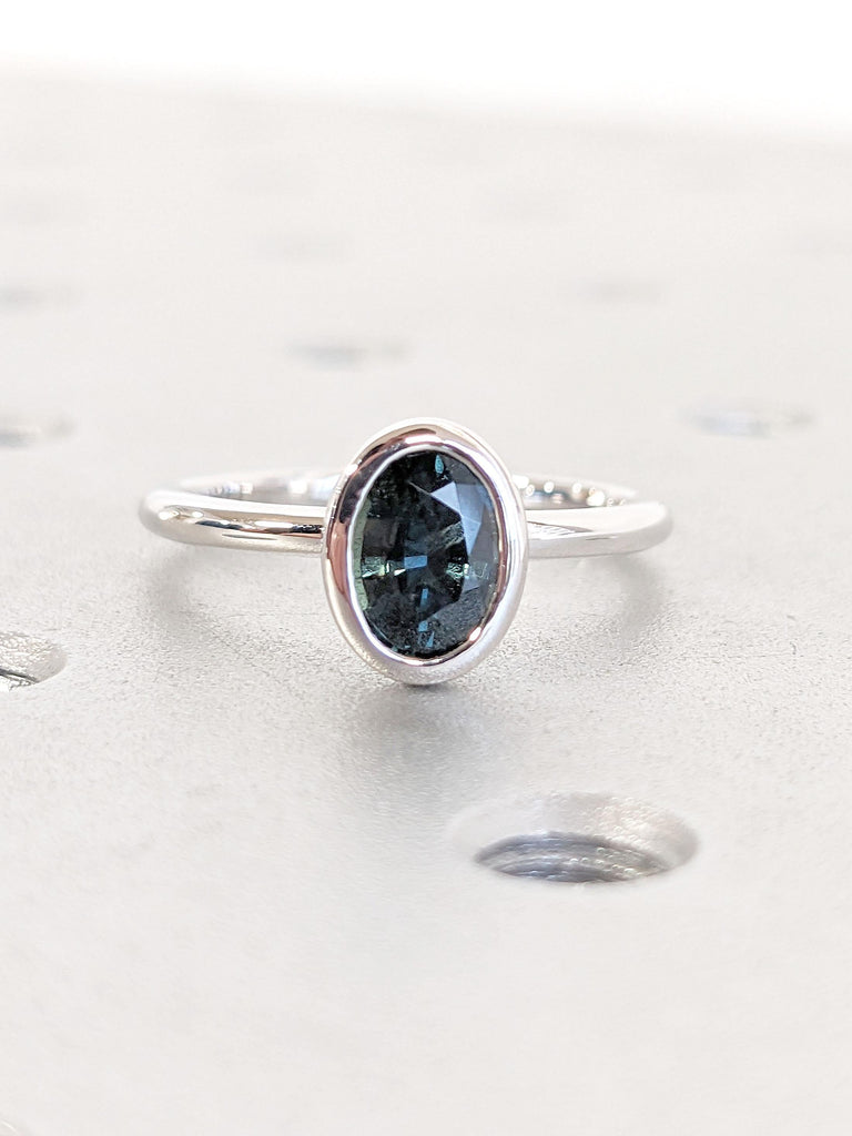 Oval cut Green Sapphire Bezel set Ring | 14k 18k Solid Gold Engagement Ring | Minimalist Woman Bridal Ring