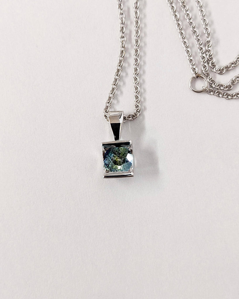Round Solitaire Pendant Necklace | 18k White Gold Chain Necklace for Women | 0.5 Carat Natural Peacock Sapphire Pendant