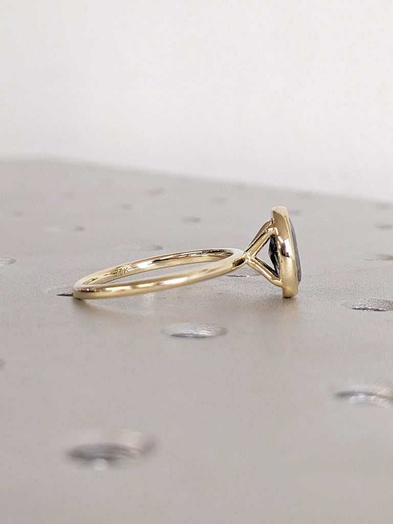 Oval Salt and Pepper Diamond Ring, 14k Gold Engagement Ring, Bezel Set Ring, Minimalist Ring, Dainty Diamond Ring, Anniversary Gift for Mom