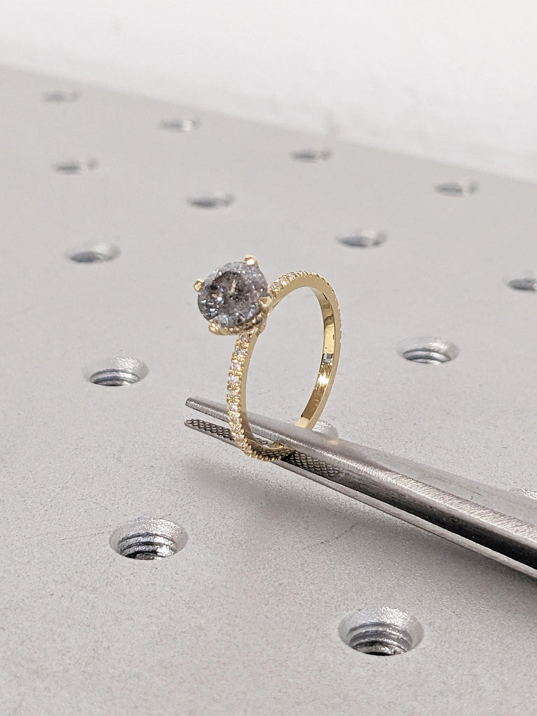 Round Cut Salt and Pepper Diamond Ring, 18k Gold Engagement Ring, Art Deco Eternity Ring, Moissanite Hidden Halo Ring, Promise Ring for Her