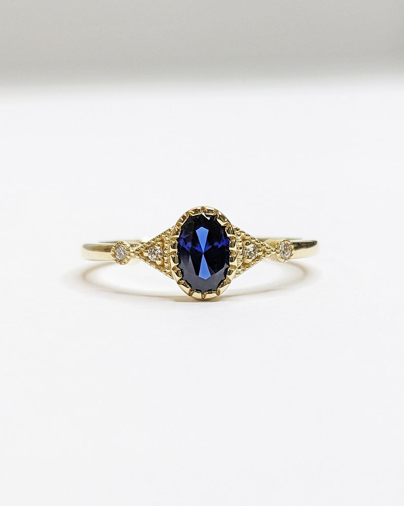 Bezel Set Vintage Oval Sapphire Ring / Art Deco Blue Sapphire Ring / Antique Engagement Ring in 14K Yellow Gold / Promise Ring / Daily Wear