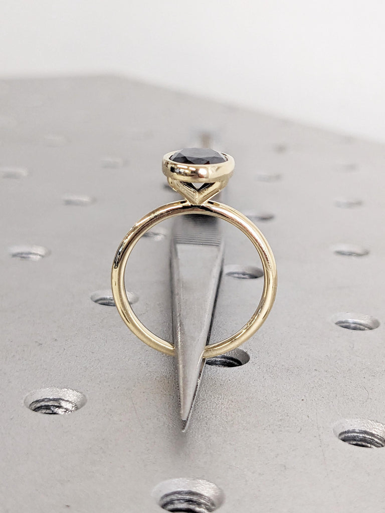 Oval Salt and Pepper Diamond Ring, Bezel Engagement Ring, 14K Solid Gold Ring, Minimalist Statement Ring, Gift for Her, Unique Bezel Ring