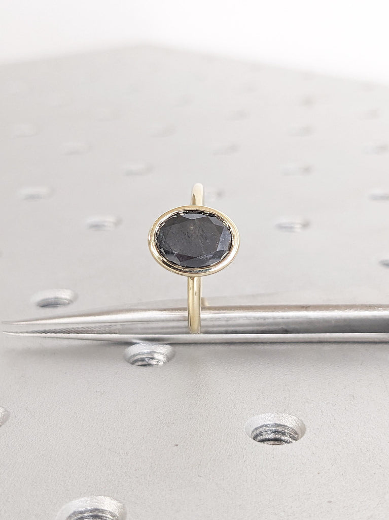 Oval Salt and Pepper Diamond Ring, Bezel Engagement Ring, 14K Solid Gold Ring, Minimalist Statement Ring, Gift for Her, Unique Bezel Ring