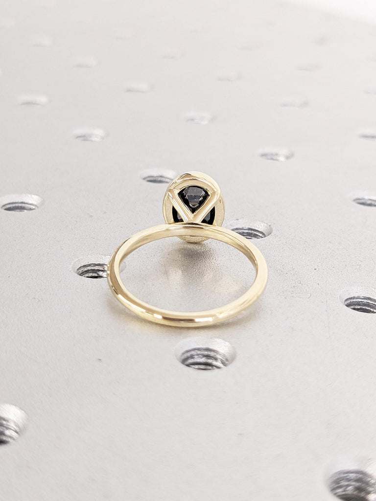 Oval Salt and Pepper Diamond Ring, Bezel Engagement Ring, 14K Solid Gold Ring, Minimalist Statement Ring, Gift for Her, Unique Bezel Ring