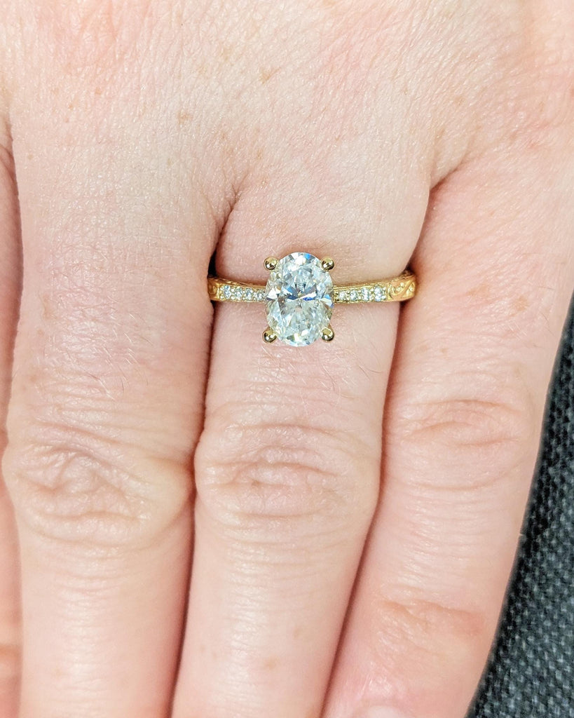 Oval Moissanite Engagement Ring / Vintage Bridal Ring / Oval Engagement Ring / Tapered Band Ring / 14K Solid Gold Ring / Unique Wedding Ring