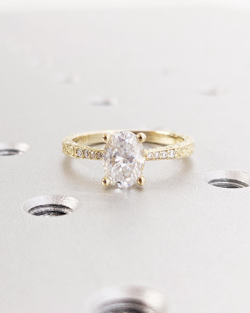 Vintage Oval Engagement Ring, Solitaire Oval Moissanite Ring, Tapered Band Wedding Ring, Tapered Shank Design, 14K Gold Promise Ring for Her