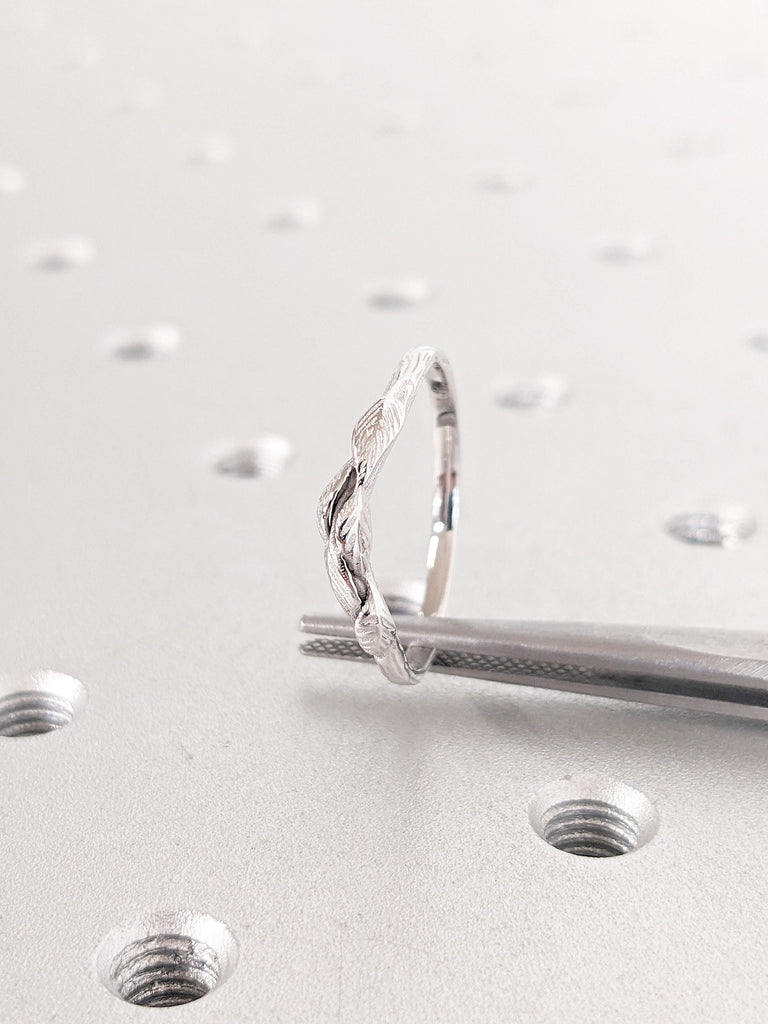 Nature Inspired Ring, Dainty White Gold Ring, Curved Wedding Band, Nature Ring, Matching Ring, Leaf Ring, Unique Wedding Ring, Floral Ring