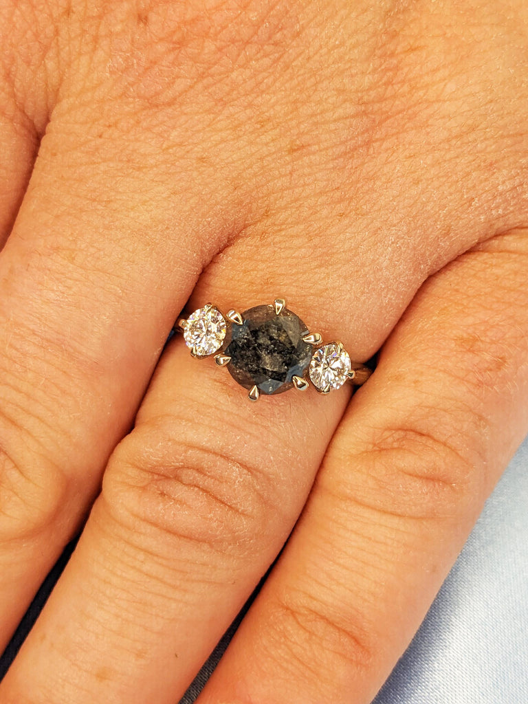 Round Raw Salt and Pepper Diamond Ring, 14k Gold Engagement Ring, Wedding Anniversary Gift for Her, Unique 3 Stone Ring, Gold Statement Ring