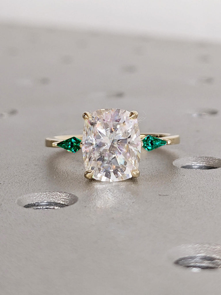 Moissanite Engagement ring, 14k Solid Gold Statement Ring, Moissanite Rings for Women, Vintage Cushion Ring, Lab Grown Emerald Kite Cut Ring