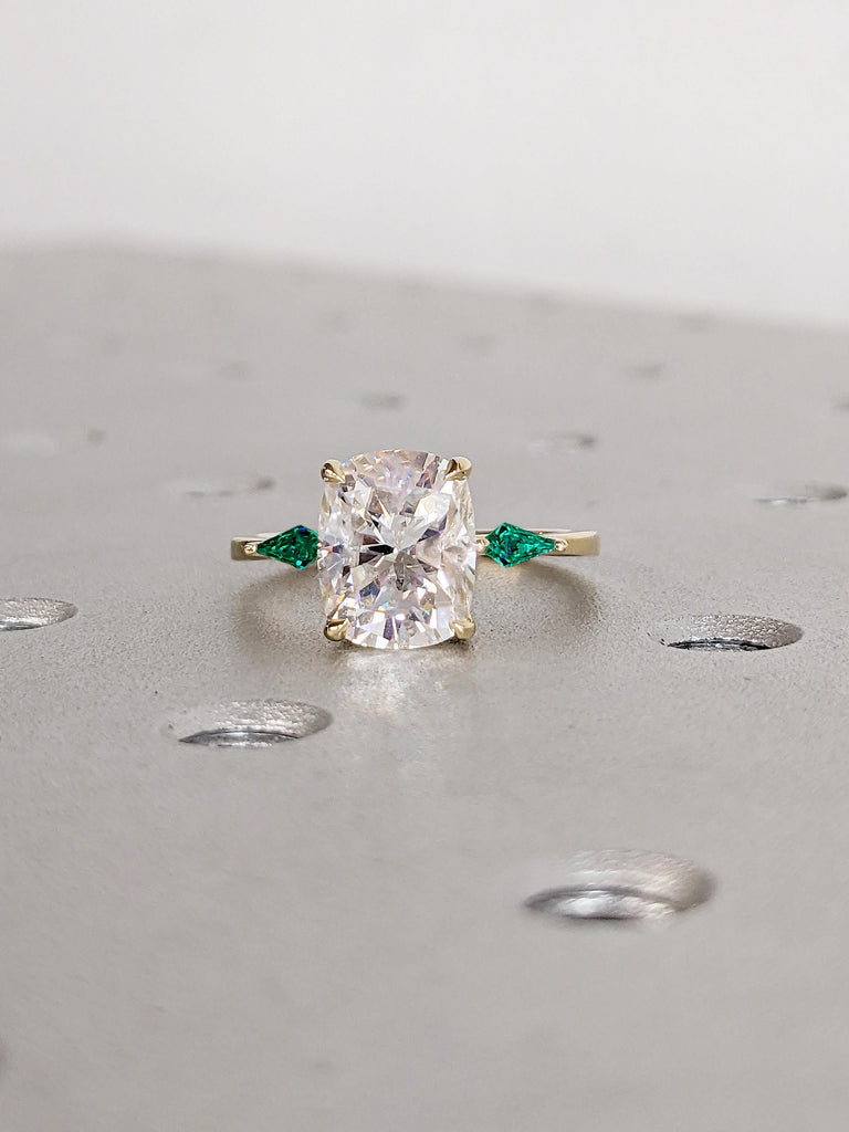 Moissanite Engagement ring, 14k Solid Gold Statement Ring, Moissanite Rings for Women, Vintage Cushion Ring, Lab Grown Emerald Kite Cut Ring