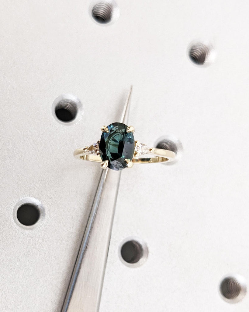 Montana Sapphire Ring, Peacock Blue Green Sapphire Oval Ring, Solid 14K Gold Teal Sapphire Wedding Ring, Unique Oval Engagement Ring for Her