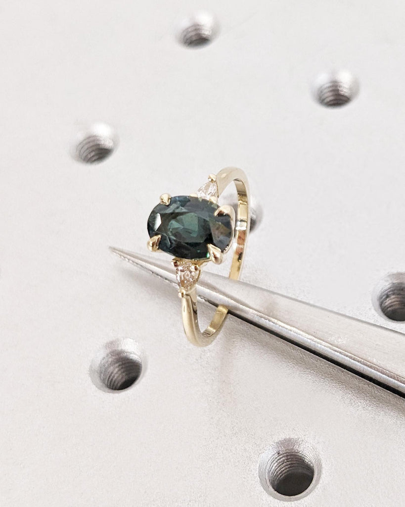 Teal Sapphire Engagement Ring, 2 CT Oval Natural Peacock Sapphire Engagement Ring, 14K Gold Sapphire Diamond Ring, Anniversary Gift for Wife