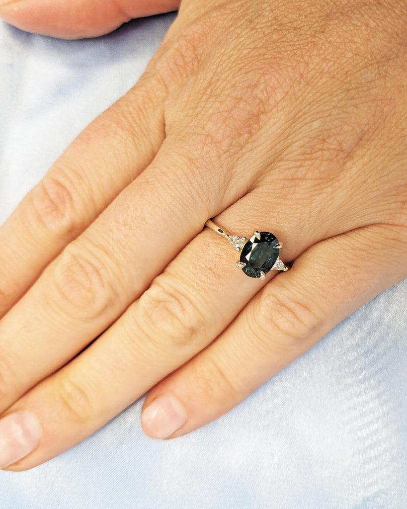 Montana Sapphire Ring, Peacock Blue Green Sapphire Oval Ring, Solid 14K Gold Teal Sapphire Wedding Ring, Unique Oval Engagement Ring for Her