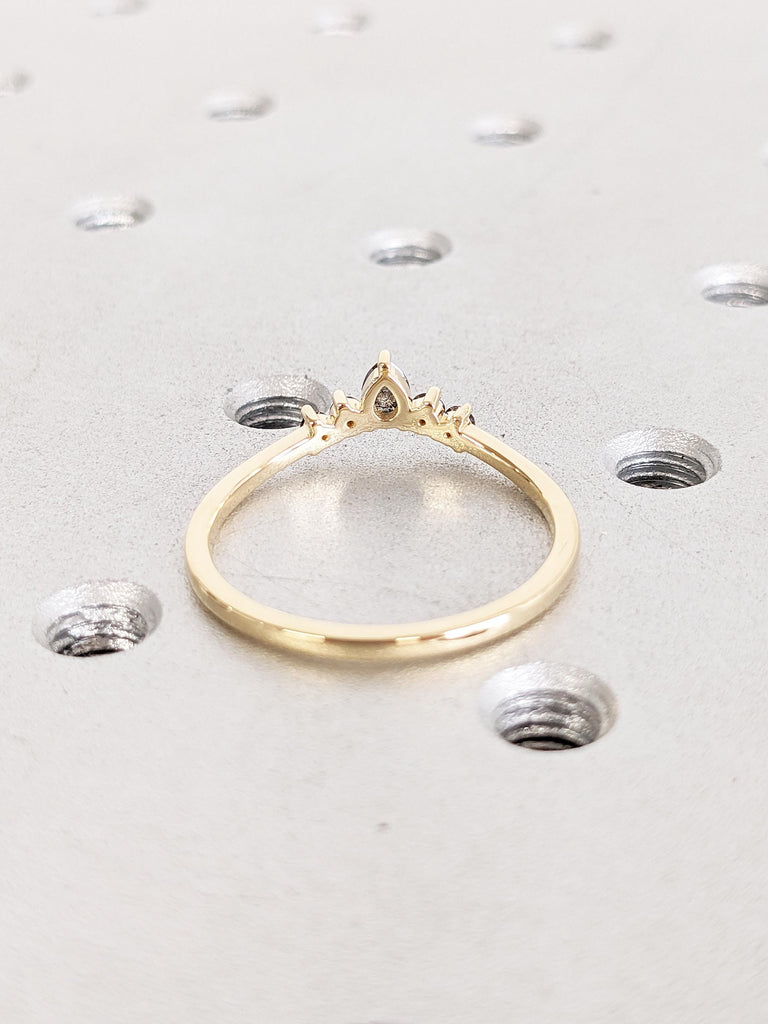 Salt and Pepper Diamond Matching Ring, Vintage 18k Solid Gold Ring, Pear and Round Curved Wedding Band, Stacking Rings for Women, Crown Ring