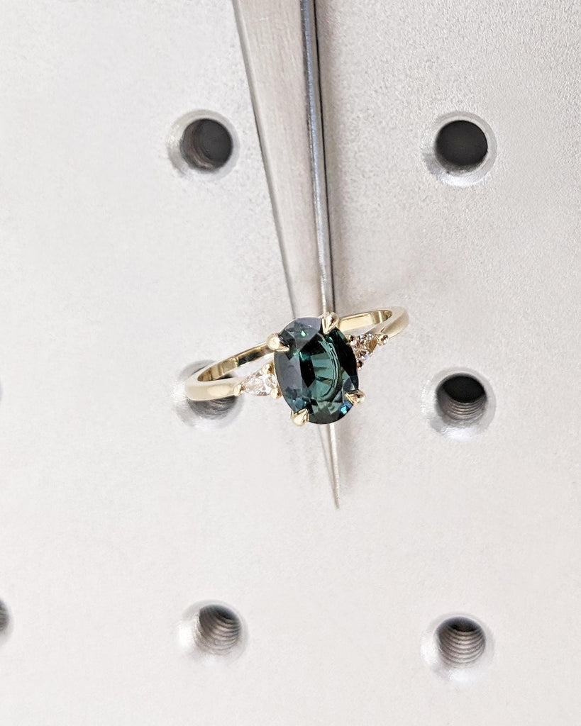 Teal Sapphire Engagement Ring, 2 CT Oval Natural Peacock Sapphire Engagement Ring, 14K Gold Sapphire Diamond Ring, Anniversary Gift for Wife