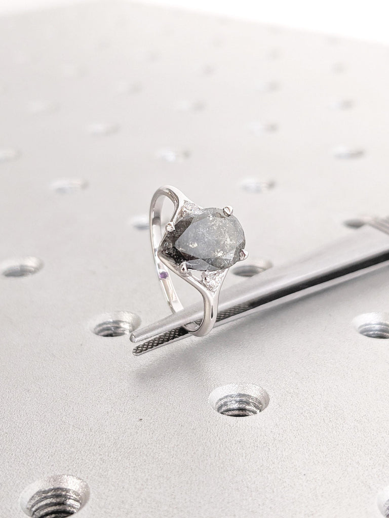 Raw Salt and Pepper Diamond Ring Set, Split Shank Ring, 14k Gold Wedding Ring Set, Pear Ring, Diamond Wedding Band, Stacking Rings for Women