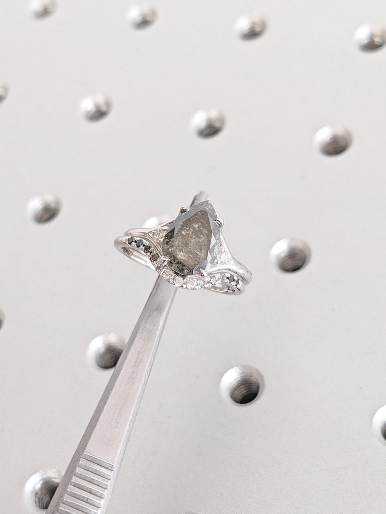 Raw Salt and Pepper Diamond Ring Set