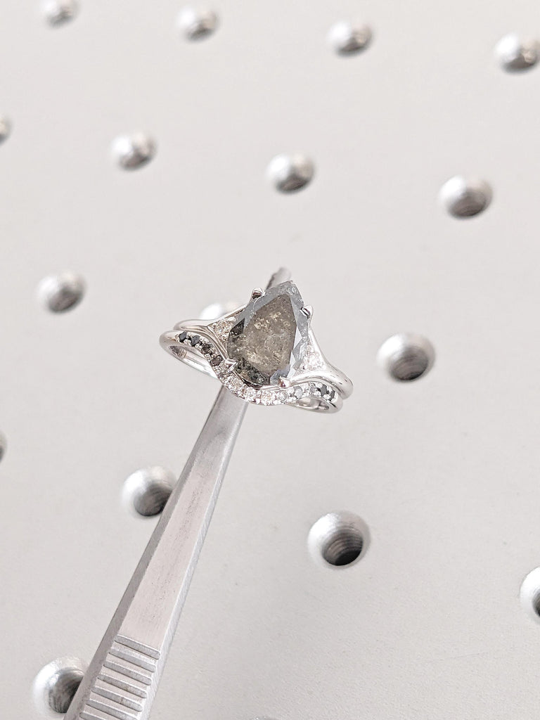 Raw Salt and Pepper Diamond Ring Set