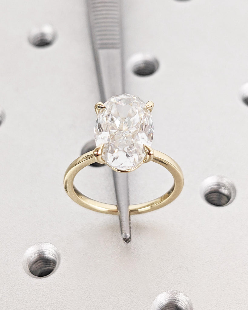 Crushed Ice Lab Diamond Oval Engagement Ring / Lab Grown Diamond Solitaire Ring / 14K 18K Solid Gold or Platinum / Wedding Anniversary Ring