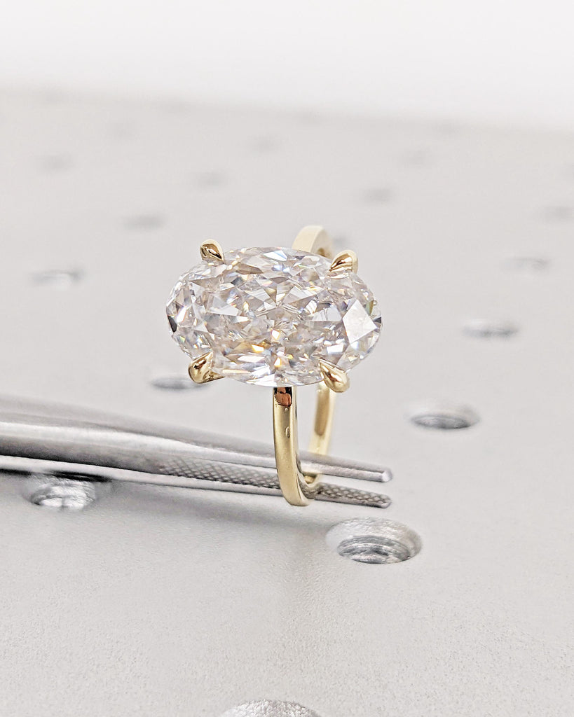 Crushed Ice Lab Diamond Oval Engagement Ring / Lab Grown Diamond Solitaire Ring / 14K 18K Solid Gold or Platinum / Wedding Anniversary Ring