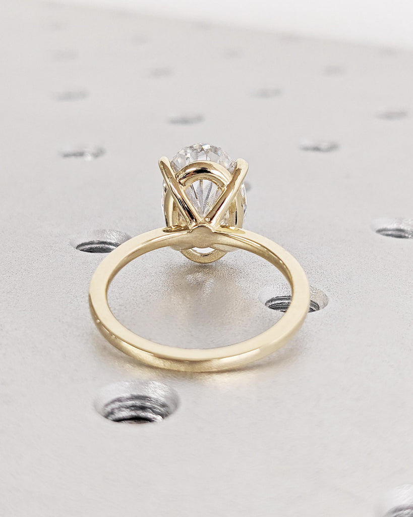 Crushed Ice Lab Diamond Oval Engagement Ring / Lab Grown Diamond Solitaire Ring / 14K 18K Solid Gold or Platinum / Wedding Anniversary Ring