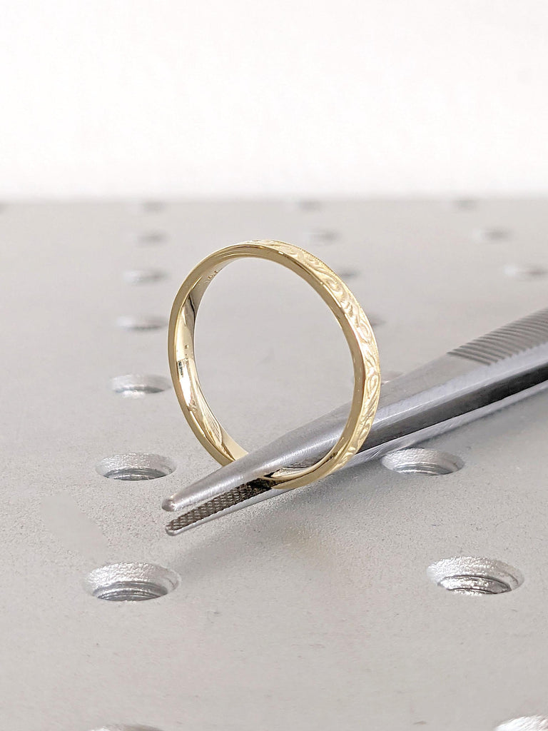 Vintage Wedding Ring for Her | Hand Engraved Filigree Yellow Gold Band | Curved Wedding Ring | Antique Ring | 2.5mm Gold Band Stacking Ring