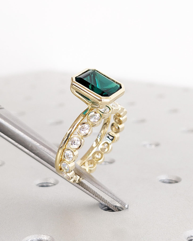 2pcs Vintage Emerald Cut Emerald Engagement Ring Set, Bezel Set Green Emerald Ring Promise Ring Set, Moissanite Wedding Band Bridal Ring Set