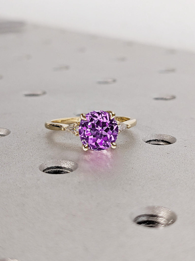 Round cut Alexandrite Wedding Anniversary Ring Gift for Wife | Gold Engagement Ring