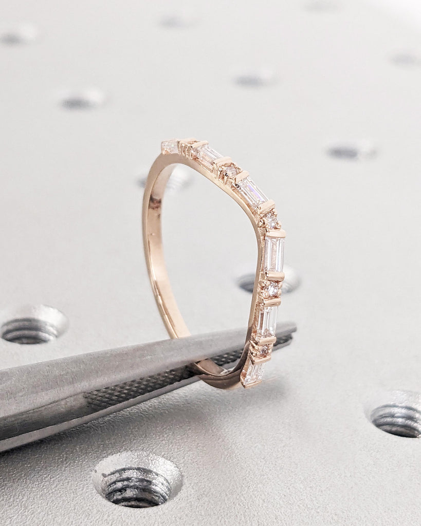 Baguette & Round Diamond Wedding Ring, Alternating Round Baguette Wedding Band, Stack Ring, Curved Wedding Band Chevron V Ring 14K Rose Gold