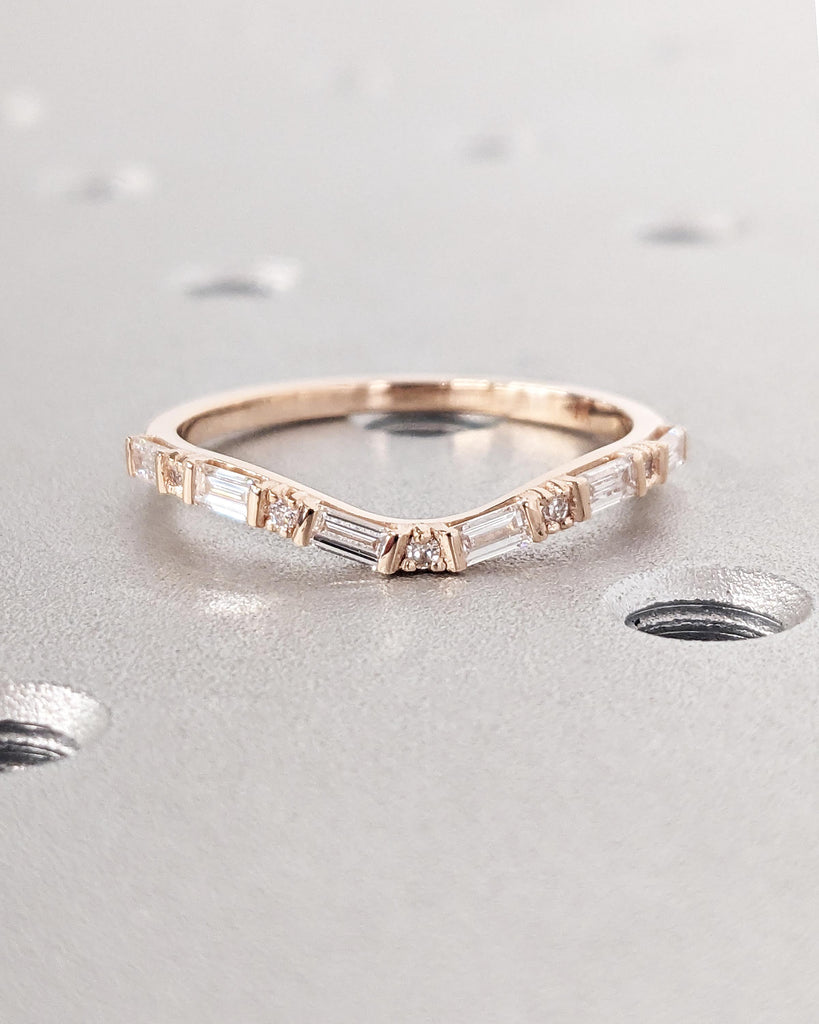 Baguette & Round Diamond Wedding Ring, Alternating Round Baguette Wedding Band, Stack Ring, Curved Wedding Band, Chevron V Ring, Lab Diamond / Natural Diamond / Moissanite Baguette Ring, 14K Rose Gold