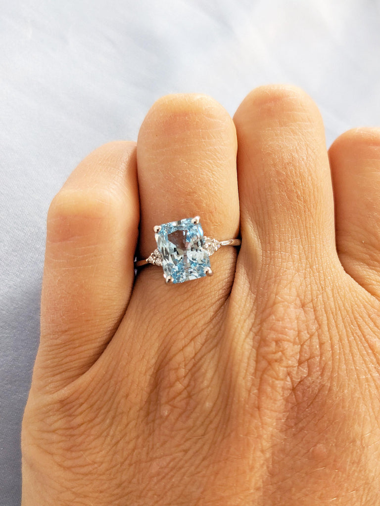Unique Aquamarine Ring, Radiant Cut Engagement Ring, White Gold Ring, Aquamarine Birthstone Ring, Gold Statement Ring, Aquamarine Jewelry