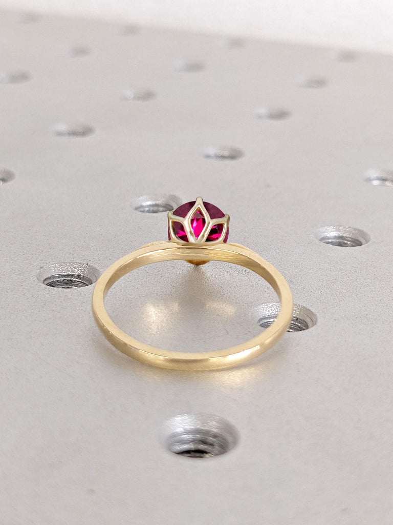 Tulip Basket Setting Ring | Floral Engagement Ring