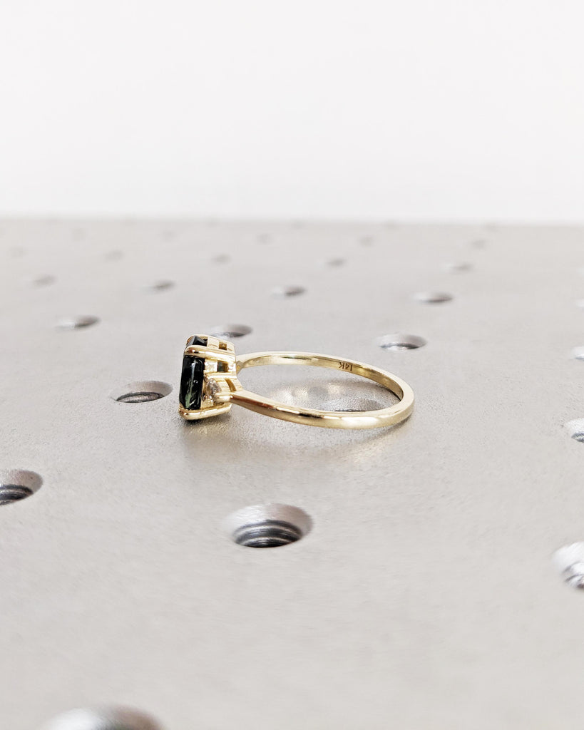 Montana Sapphire Ring, Peacock Blue Green Sapphire Oval Ring, Solid 14K Gold Teal Sapphire Wedding Ring, Unique Oval Engagement Ring for Her