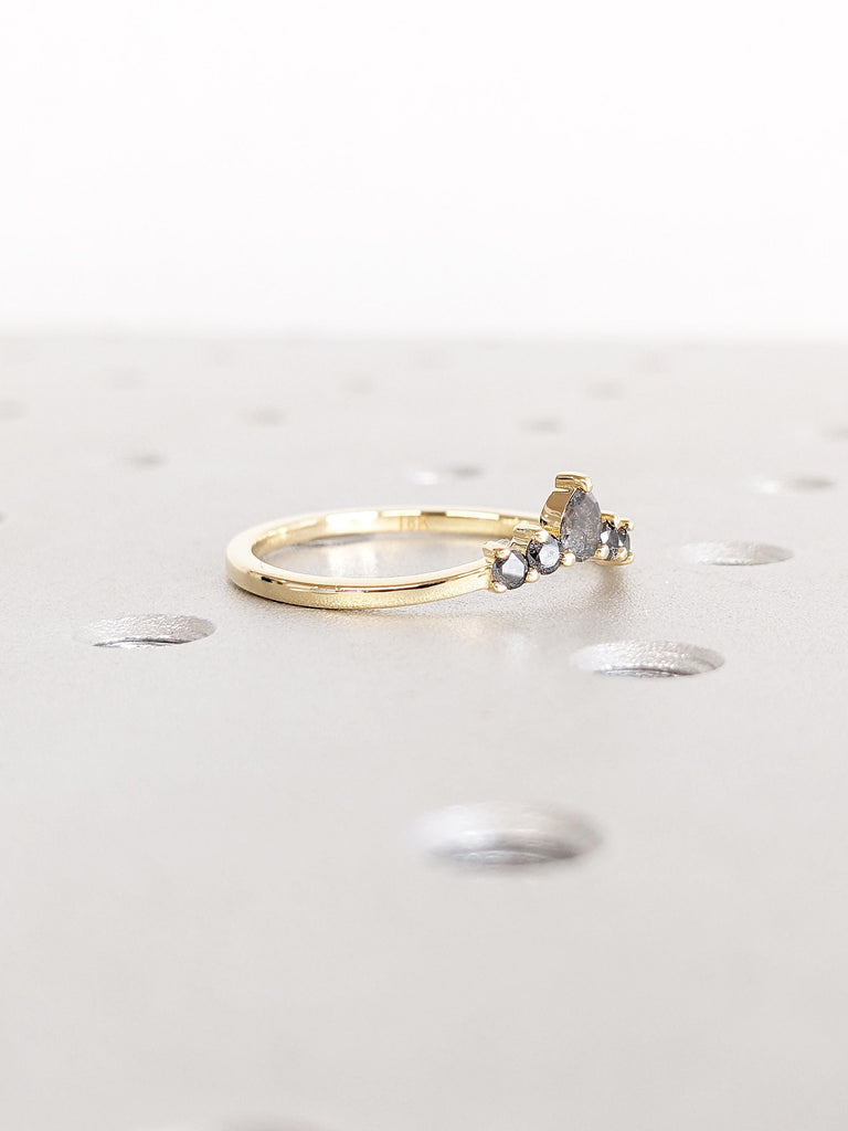 Salt and Pepper Diamond Matching Ring, Vintage 18k Solid Gold Ring, Pear and Round Curved Wedding Band, Stacking Rings for Women, Crown Ring